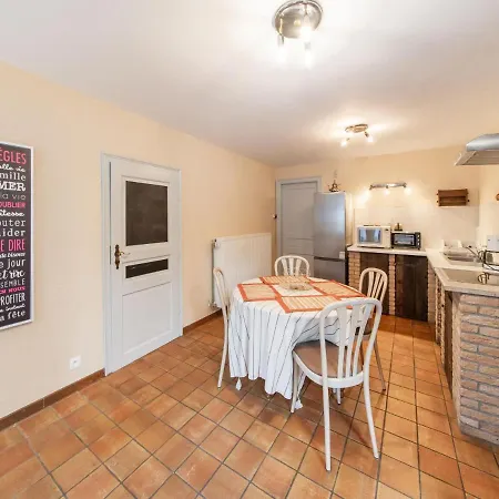 Prázdninový dům Cozy With Garden, Ennal