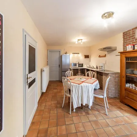 Cozy With Garden, Ennal 펜션 비엘살름